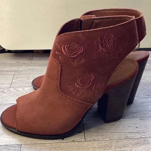 Lucky Brand Women's Toffee Tan Oiled Suede Listana Booties Sandals Heels 7.5M - Picture 7 of 14